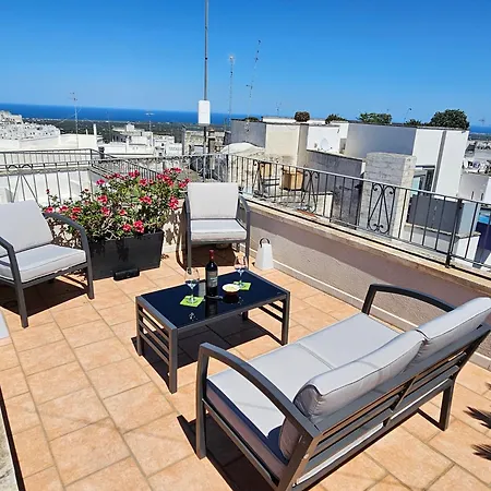 Casa Josephina - Three Level Stone Home With Balcony, 2 Roof Terraces & Sea Views Ostuni Zimmer foto