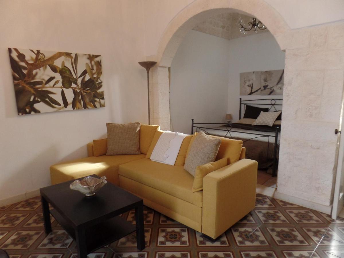 Casa Josephina - Three Level Stone With Balcony, 2 Roof Terraces & Sea Views