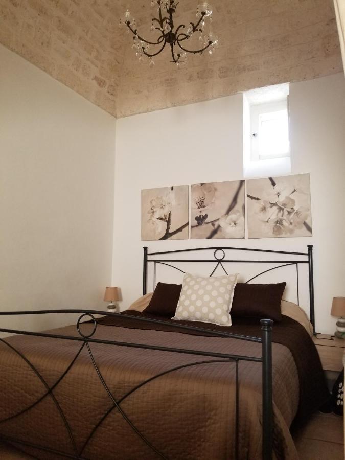 Casa Josephina - Three Level Stone With Balcony, 2 Roof Terraces & Sea Views *