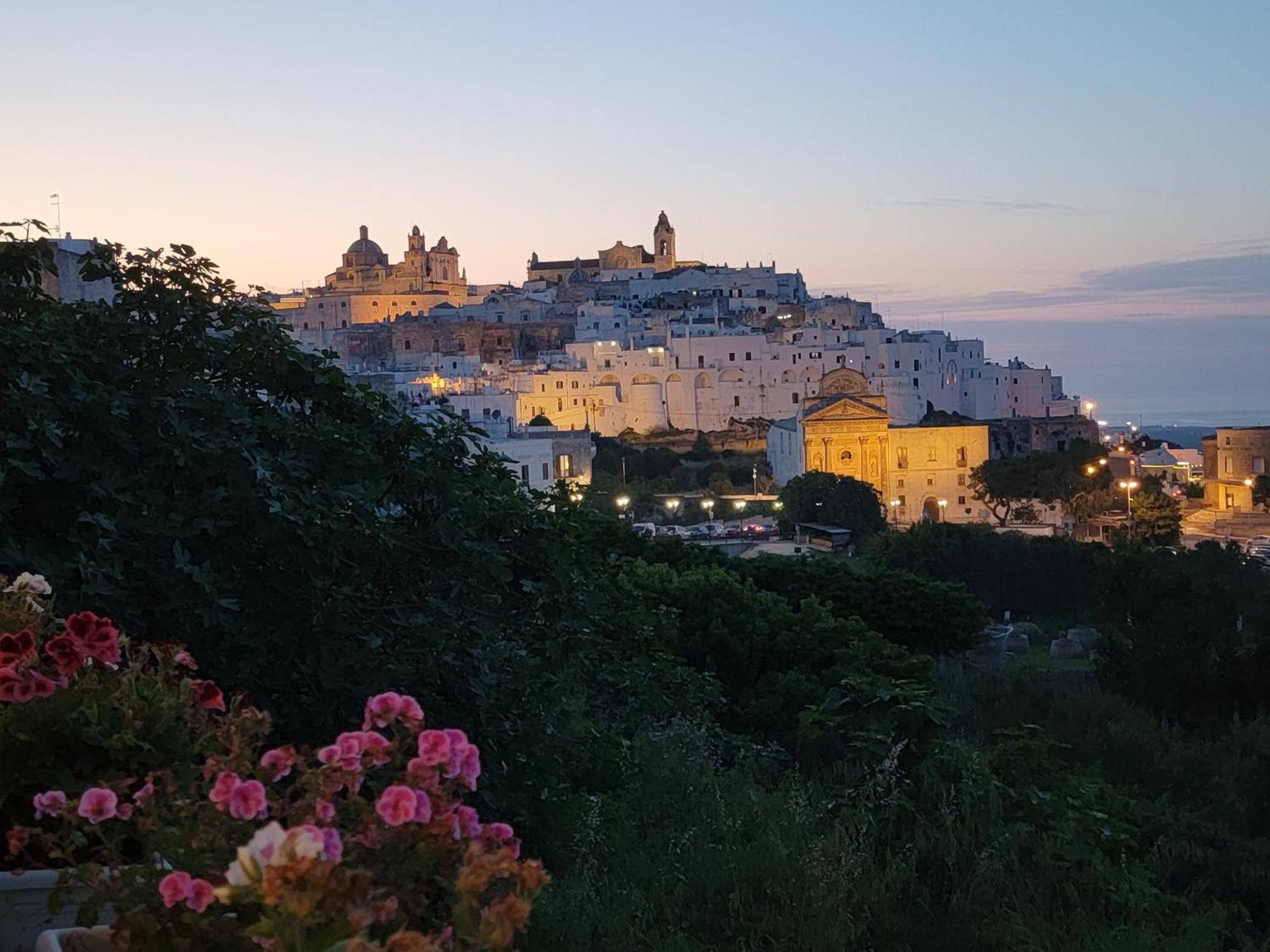 Casa Josephina - Three Level Stone With Balcony, 2 Roof Terraces & Sea Views Ostuni